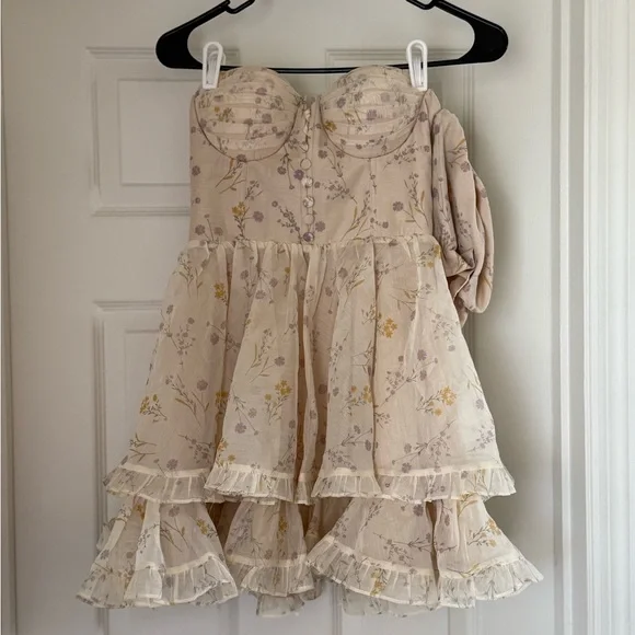 Charming Floral Puff Sleeve Mini Dress The Lattest of Them All - Picture 2 of 3